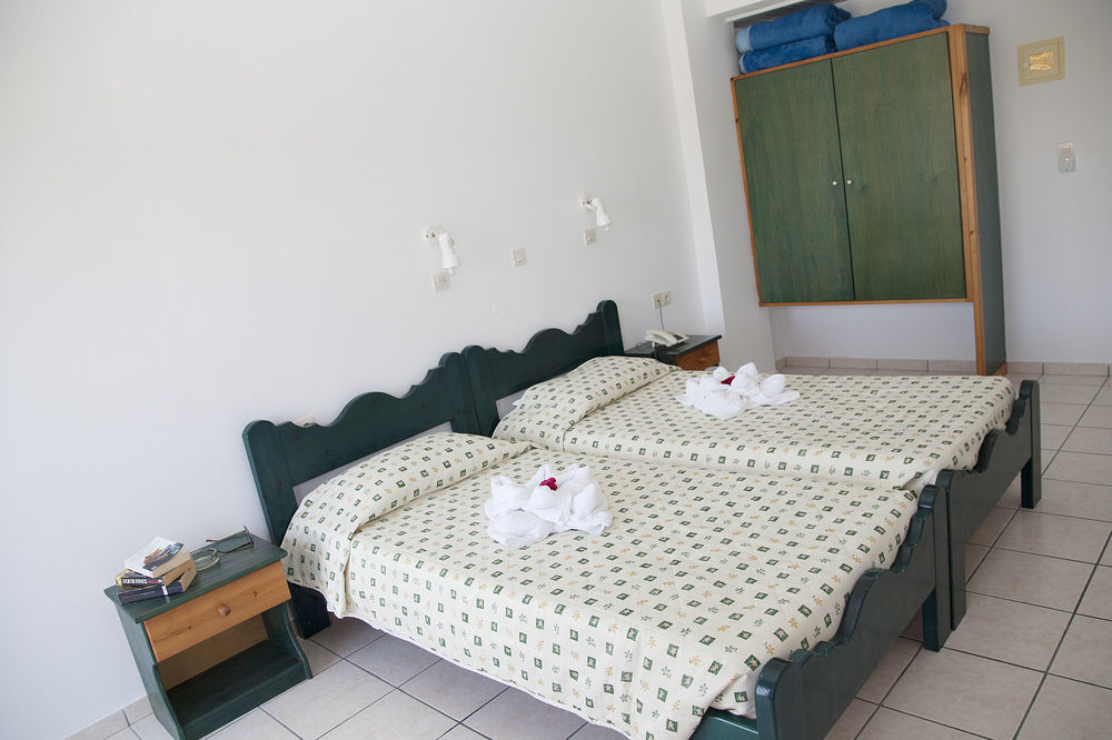 קפלוס Hotel Athinoula מראה חיצוני תמונה